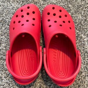 Red Croc’s size 7 women’s